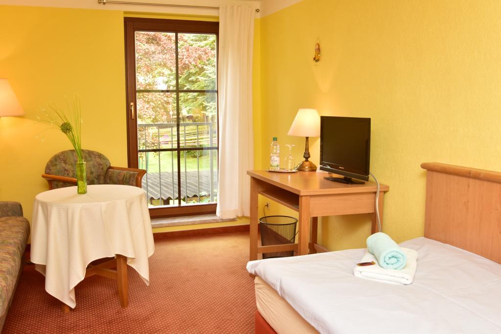 Landhotel Zur Guten Einkehr Grubschütz エクステリア 写真